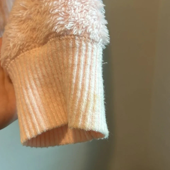 Hollister XS fuzzy pink soft zip up hoodie logo sleeve - Picture 4 of 10